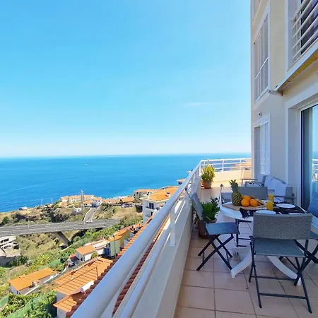 The Atlantic Lookout By Lovelystay Apartament Caniço